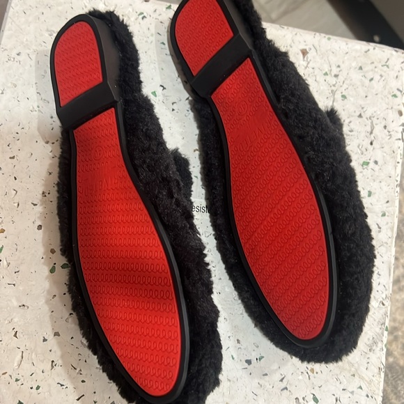Women’s Fleece Slippers - Picture 5 of 6